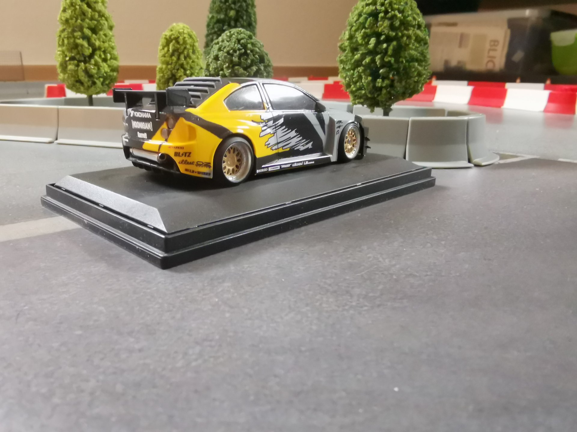 Black and yellow Beast